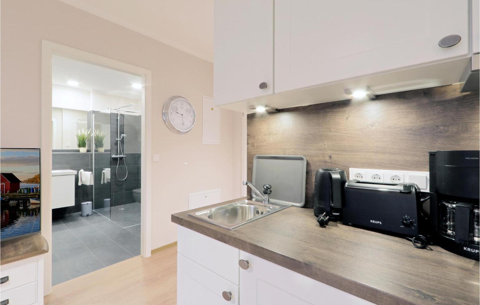 Awesome apartment in Ostseebad Boltenhagen with 1 Bedrooms, Sauna&WiFi Buitenkant foto
