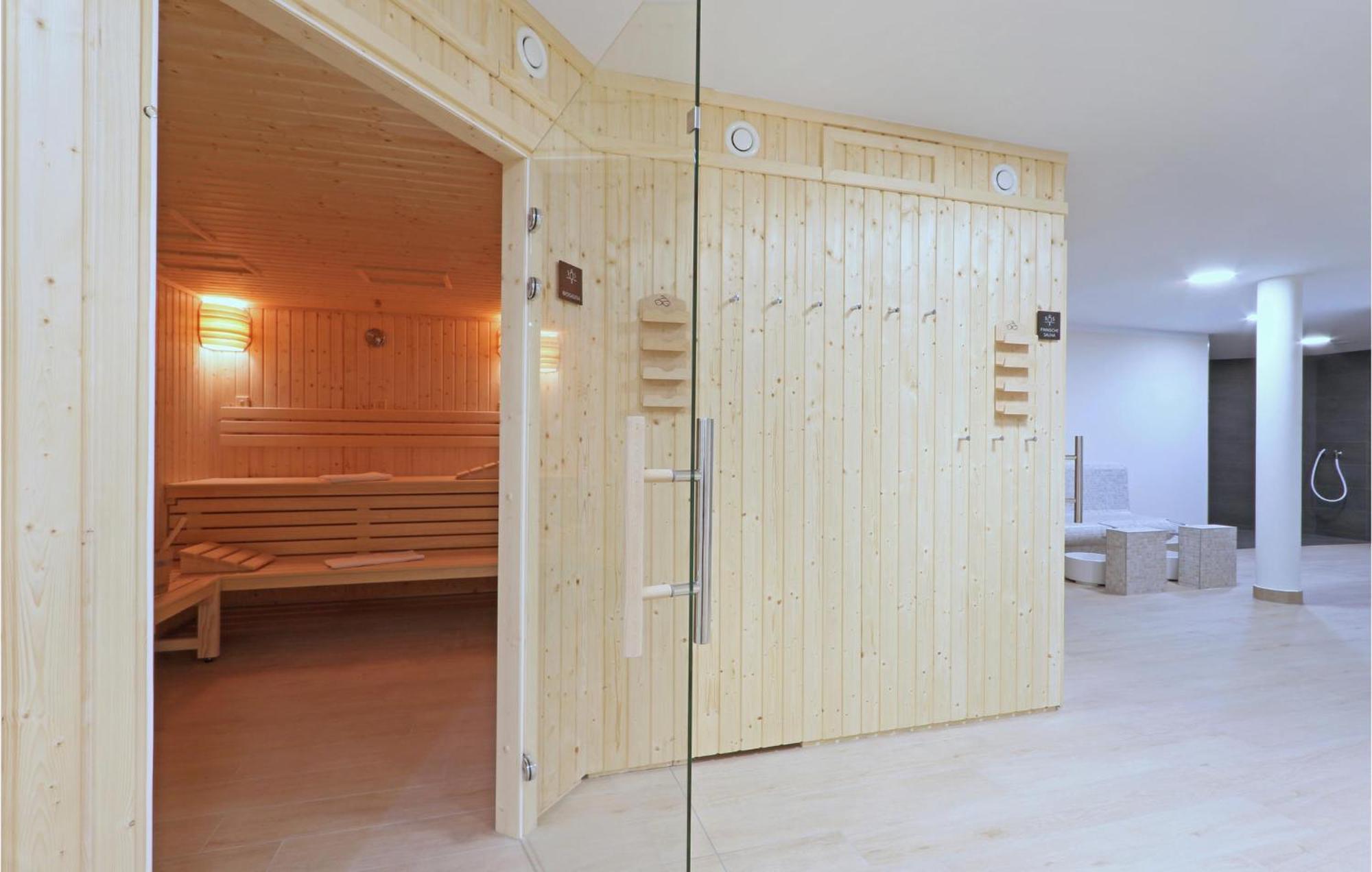 Awesome apartment in Ostseebad Boltenhagen with 1 Bedrooms, Sauna&WiFi Buitenkant foto