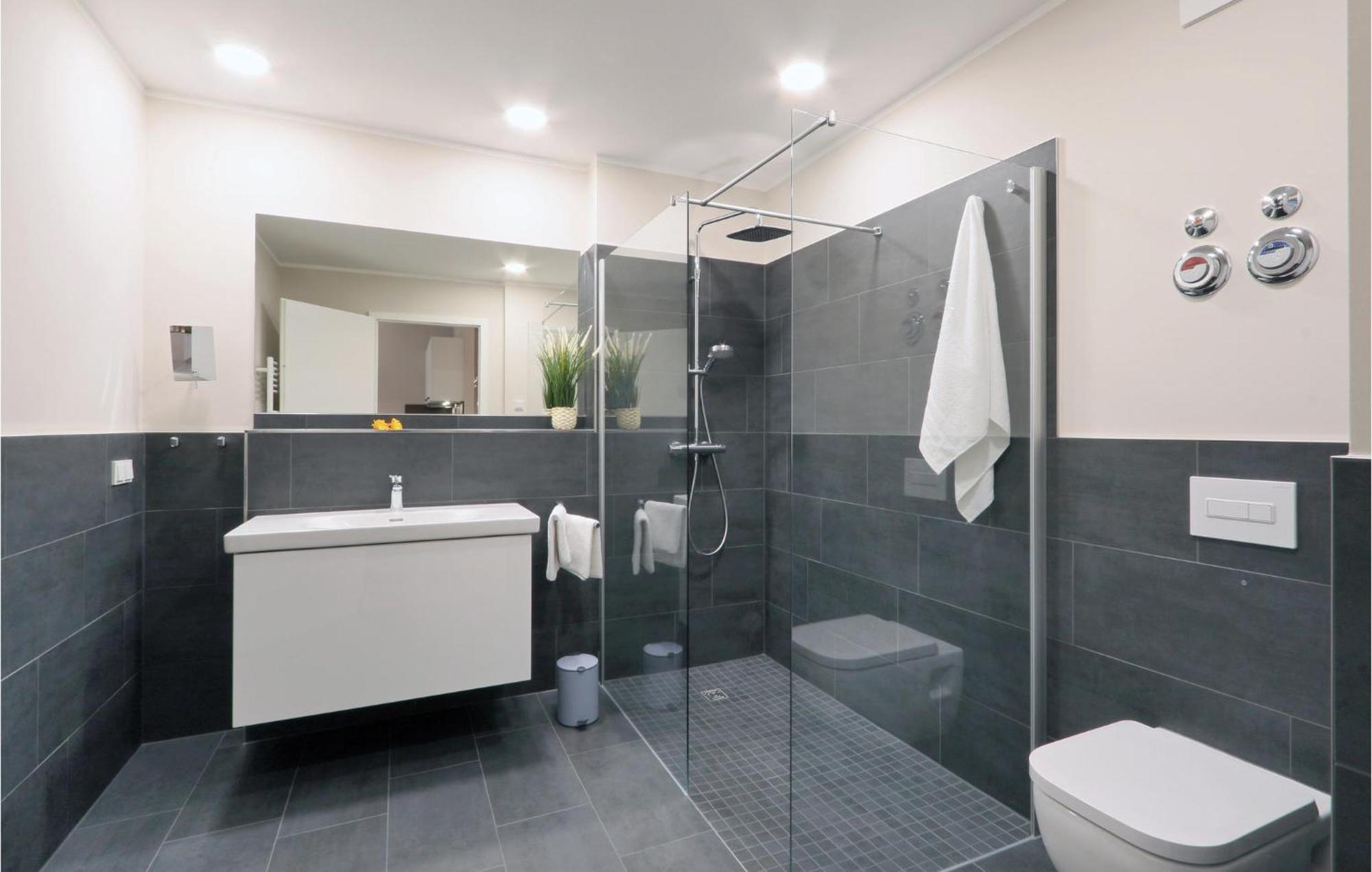 Awesome apartment in Ostseebad Boltenhagen with 1 Bedrooms, Sauna&WiFi Buitenkant foto