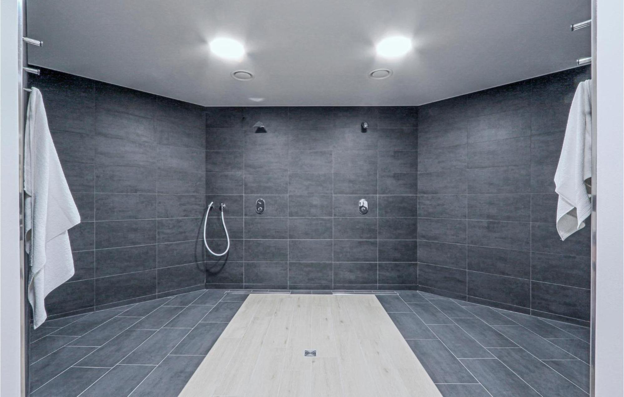 Awesome apartment in Ostseebad Boltenhagen with 1 Bedrooms, Sauna&WiFi Buitenkant foto